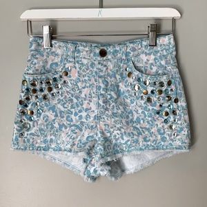 Divided by H& M size 4 animal print shorts